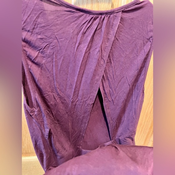 POL Burgundy Asymmetrical Dress with Lace - Picture 5 of 8